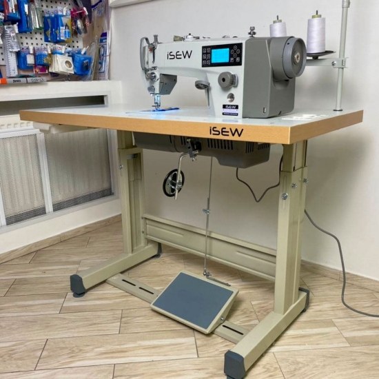 Прямострочна швейна машина iSEW i7