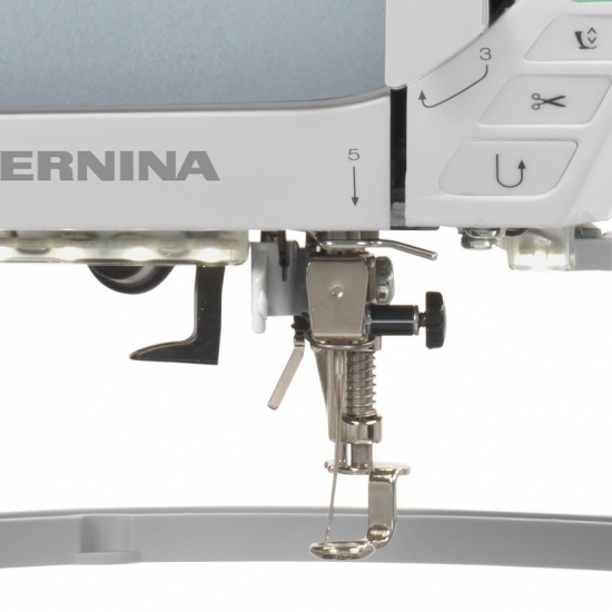 Швейно-вишивальна машина Bernina B 570 QE