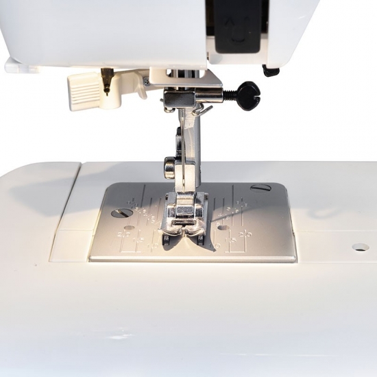 Швейна машина Janome X15