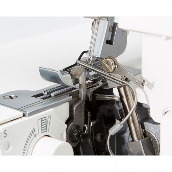 Оверлок Janome AirThread 2000D Pro