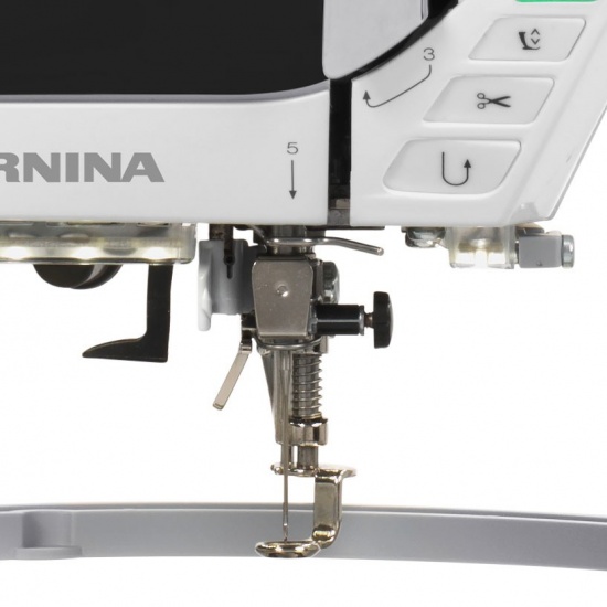 Швейно-вышивальная машина Bernina B 590
