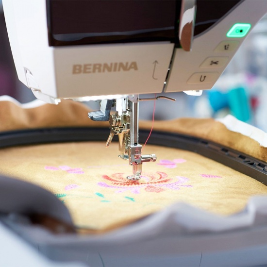 Швейно-вишивальна машина Bernina 790 Plus