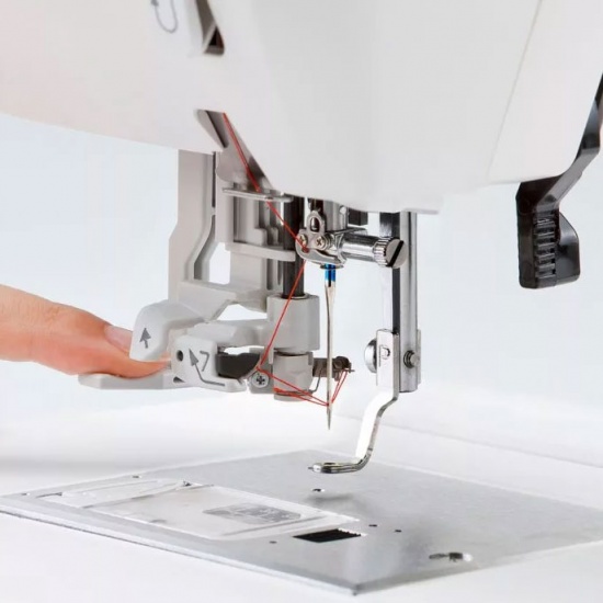 Вышивальная машина Janome Memory Craft 100E
