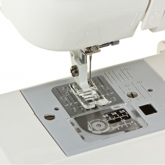 Швейная машина  Janome Juno 1512