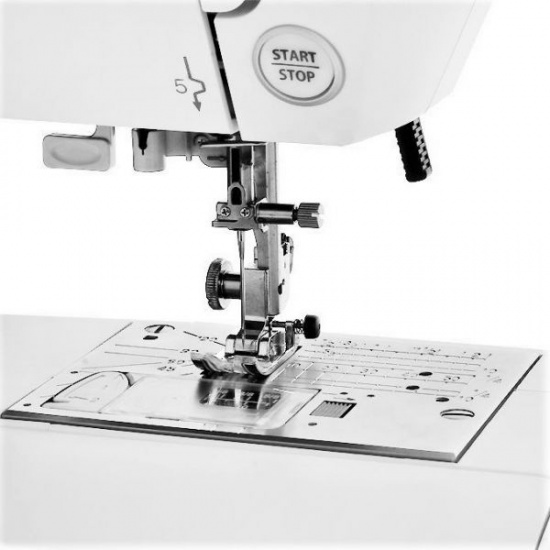 Швейная машина  Janome DC 630