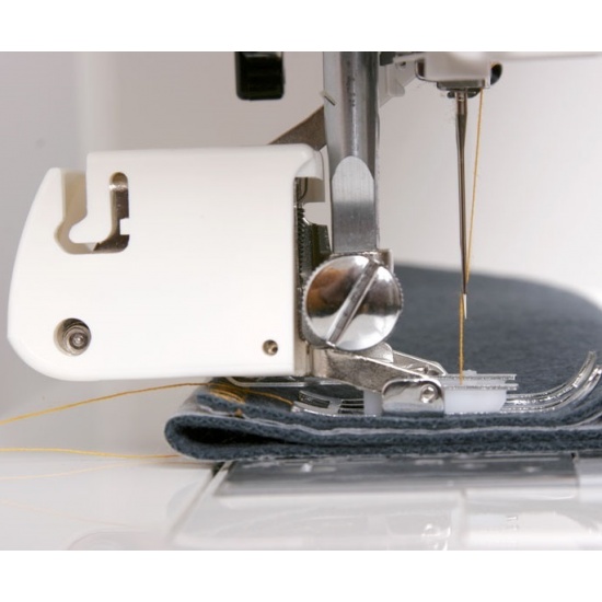 Швейная машина Janome QC1M